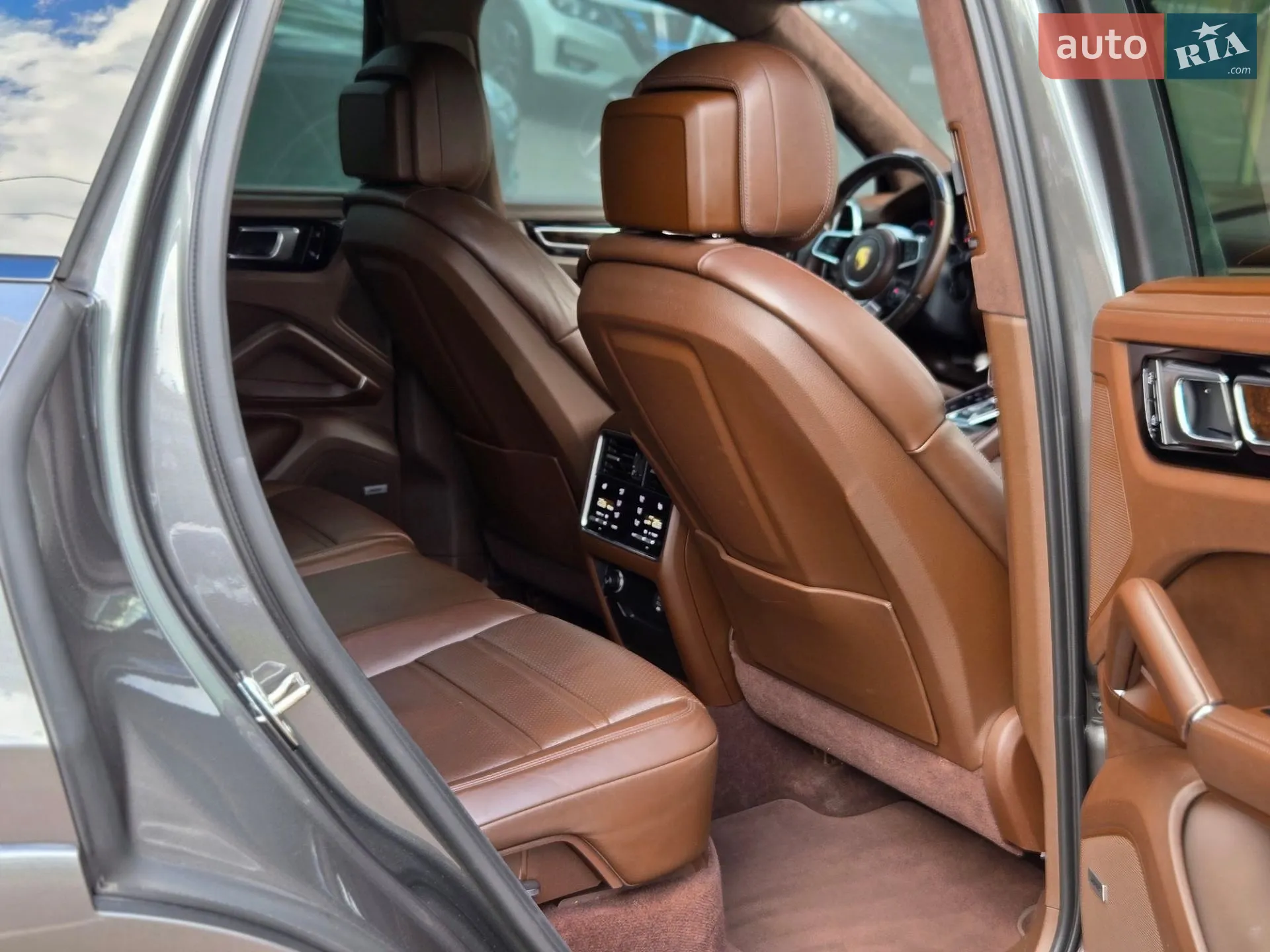 2019 Porsche Cayenne - мініатюра 24