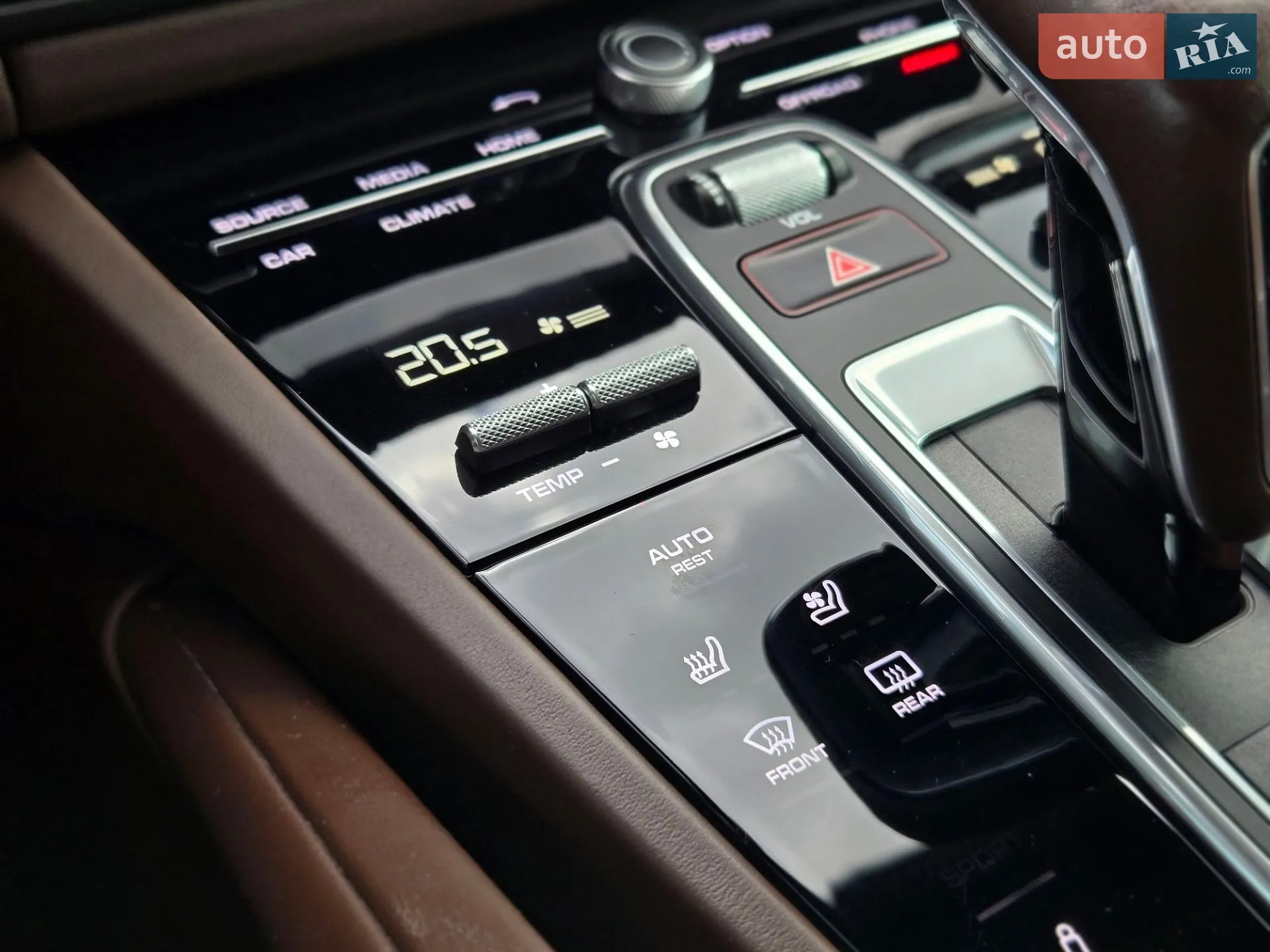 2019 Porsche Cayenne - мініатюра 44