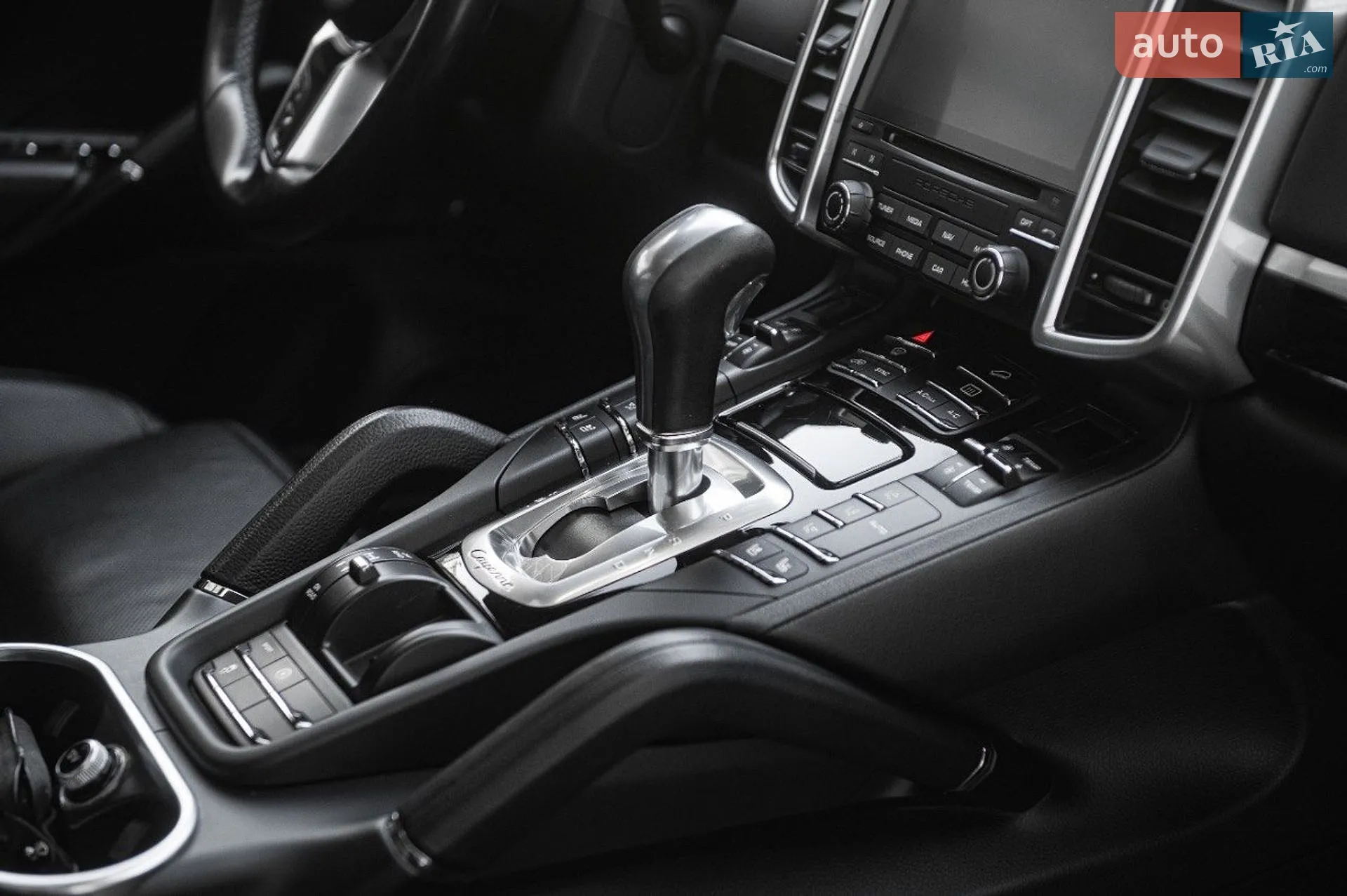 2016 Porsche Cayenne - мініатюра 18