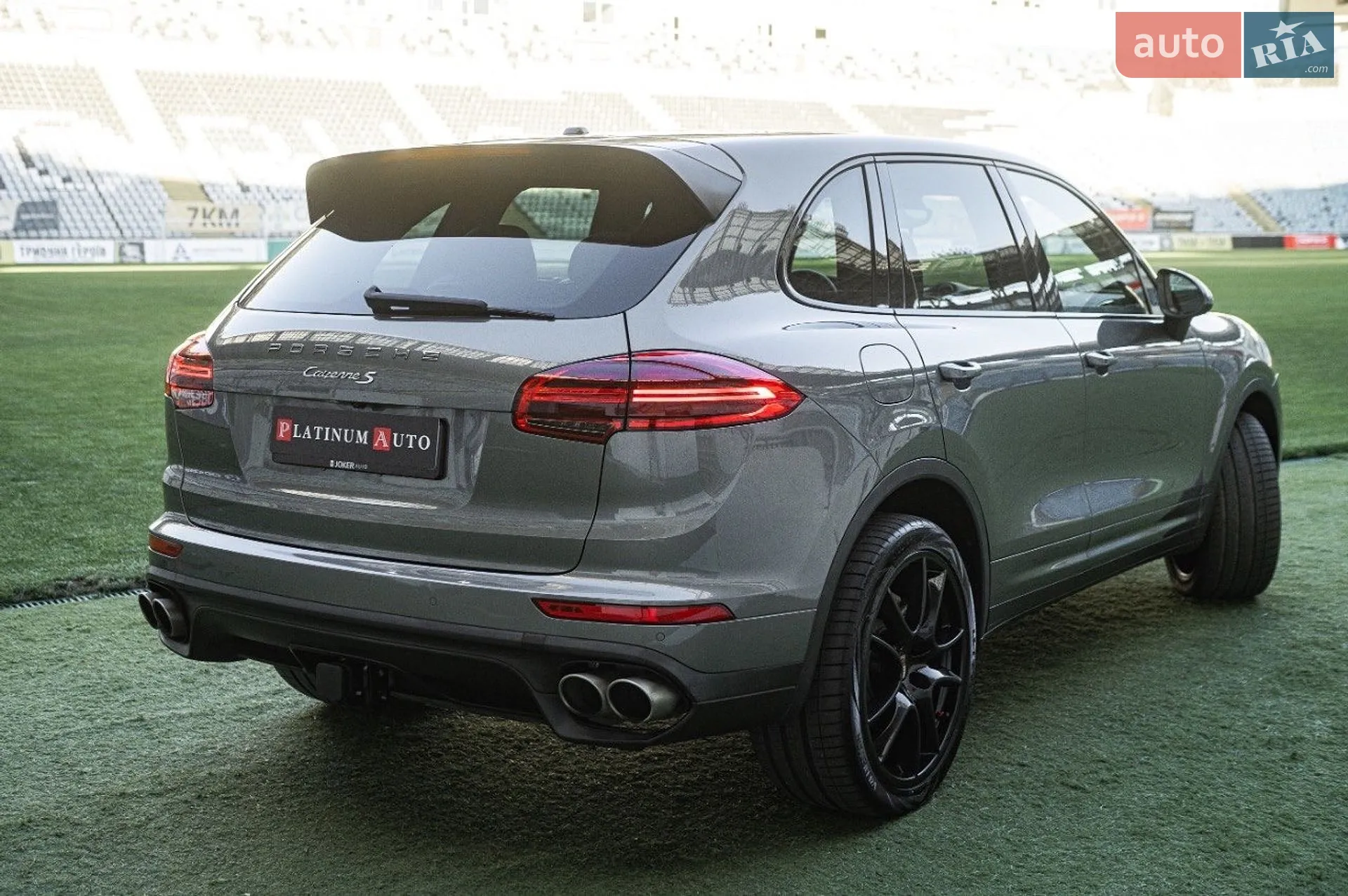 2016 Porsche Cayenne - мініатюра 12