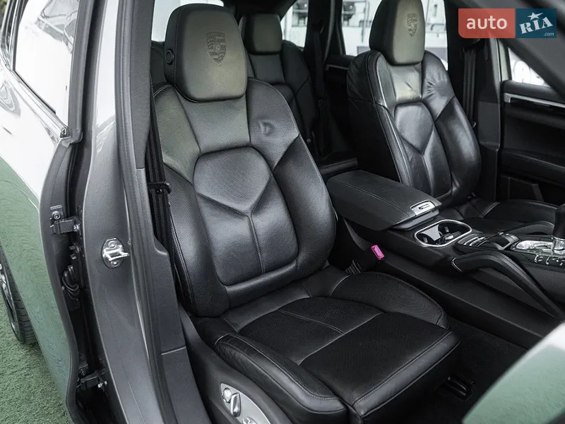 Porsche Cayenne 2016 VIN WP1AB2A25HLA50153 фото оголошення 19 з 97