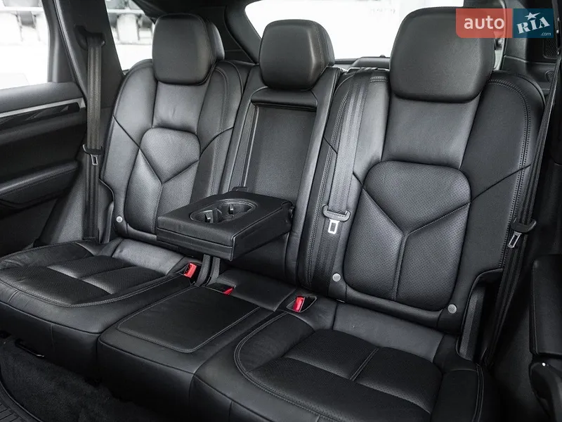 Porsche Cayenne 2016 VIN WP1AB2A25HLA50153 фото оголошення 50 з 97