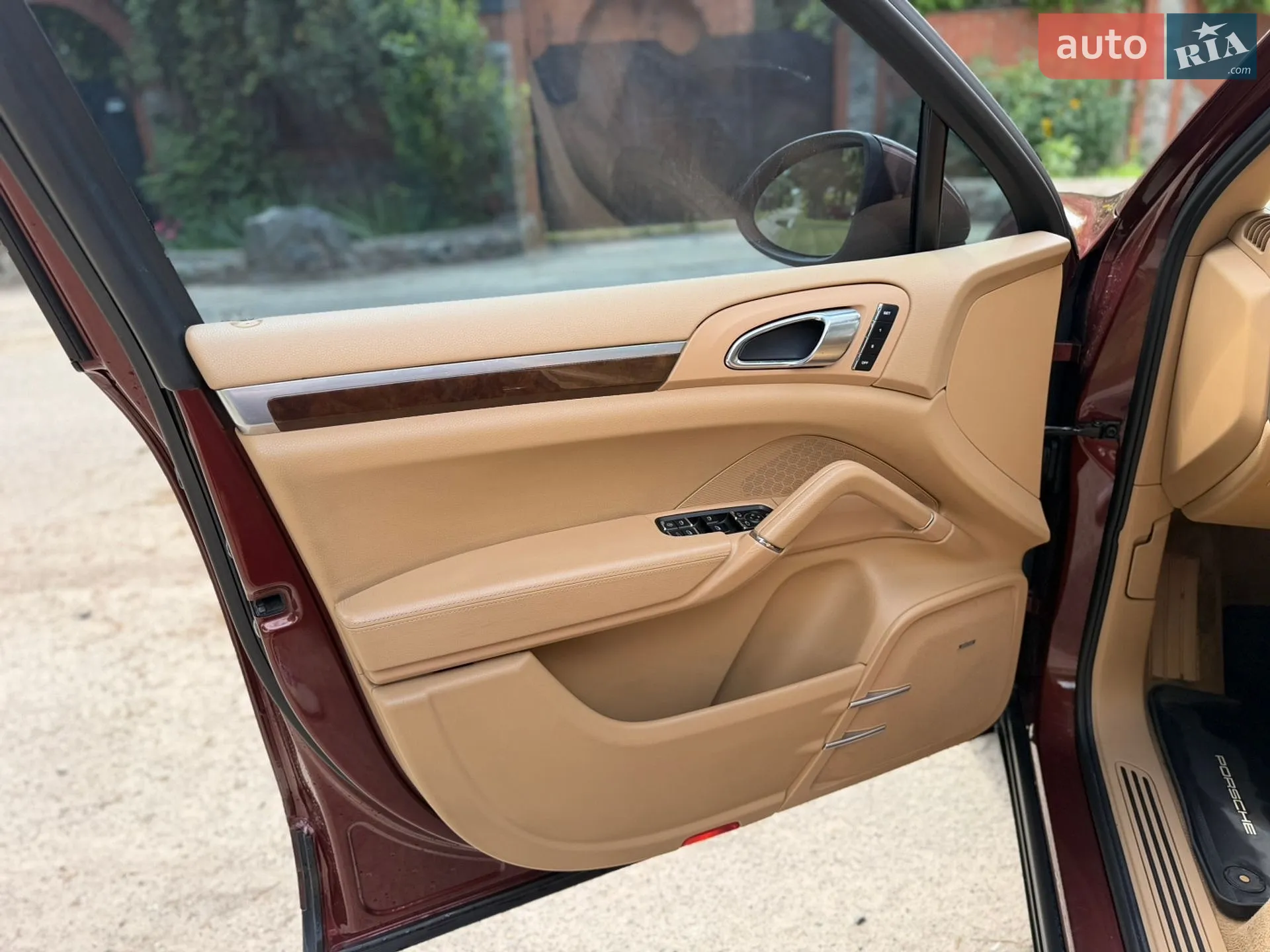 2011 Porsche Cayenne - мініатюра 10