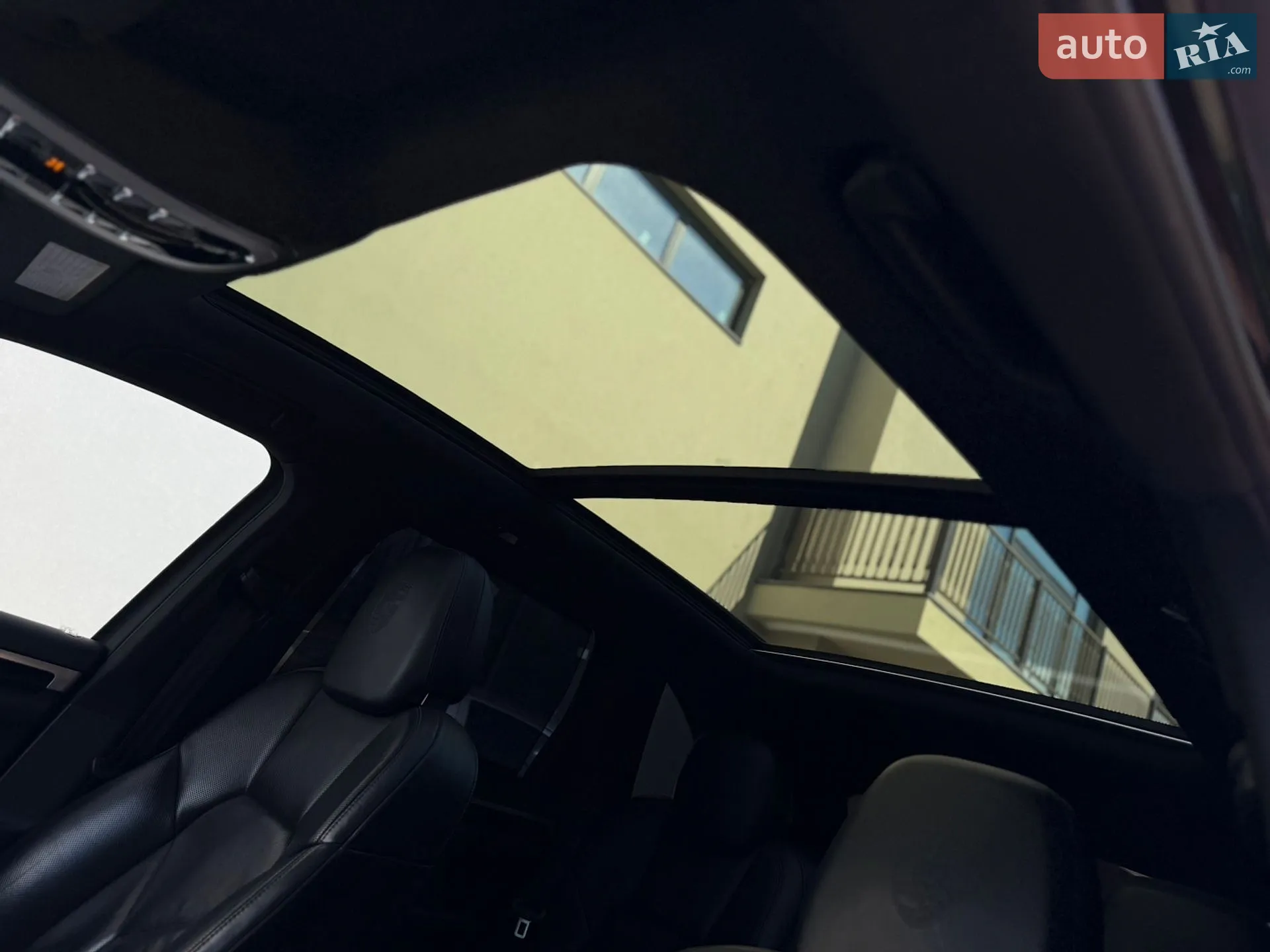 2015 Porsche Cayenne - мініатюра 48