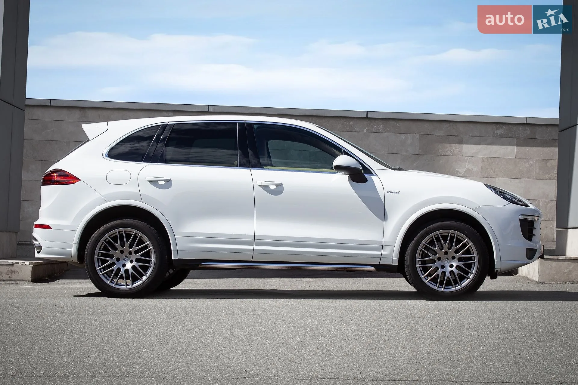 2015 Porsche Cayenne - мініатюра 2
