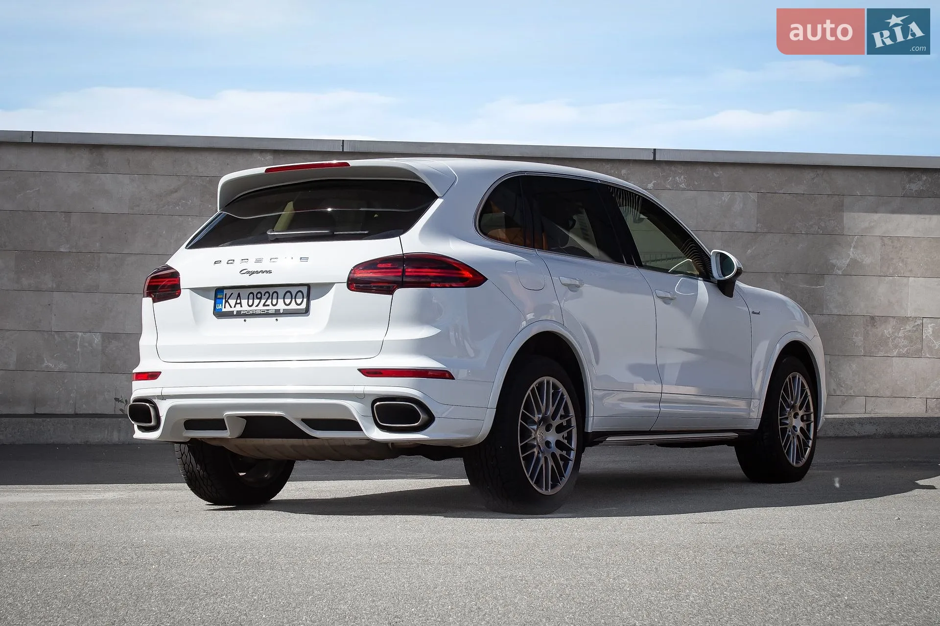 2015 Porsche Cayenne - мініатюра 3