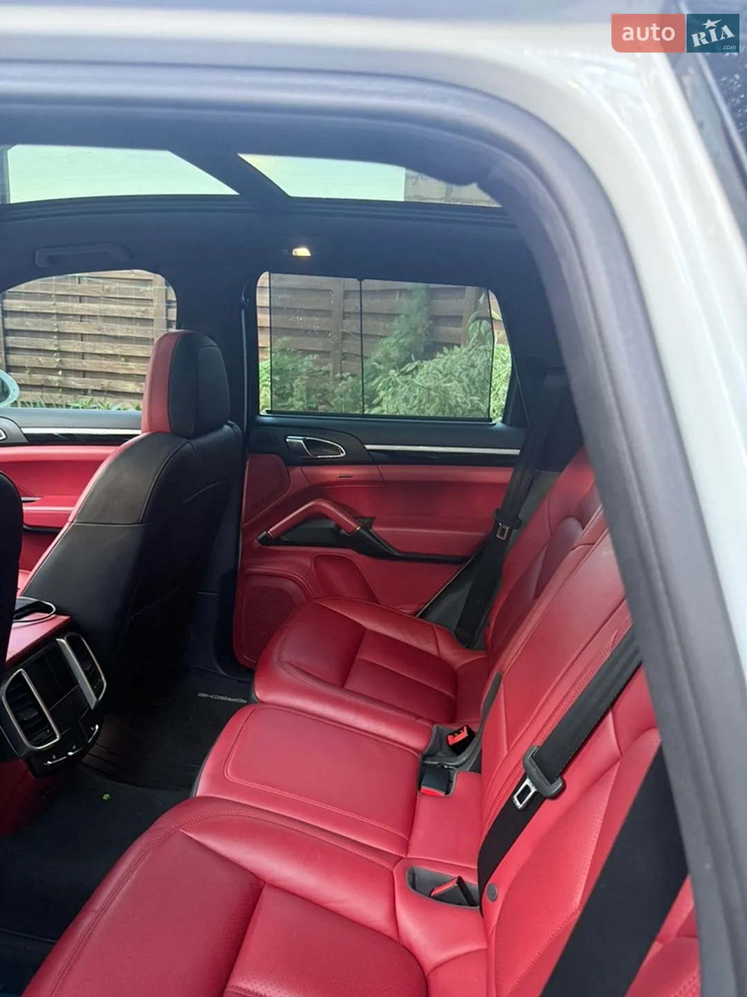 2016 Porsche Cayenne - мініатюра 26