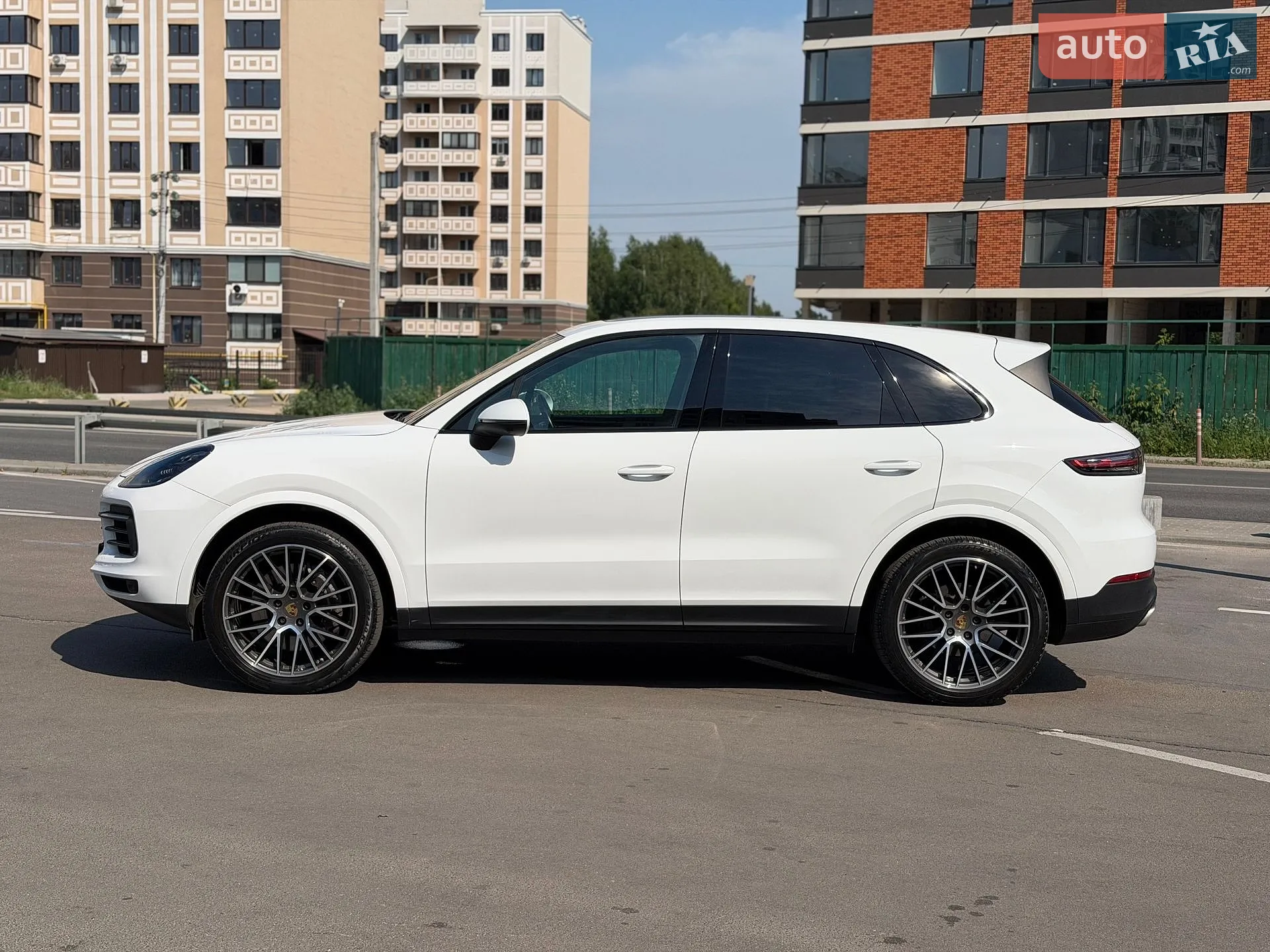 2020 Porsche Cayenne - мініатюра 3