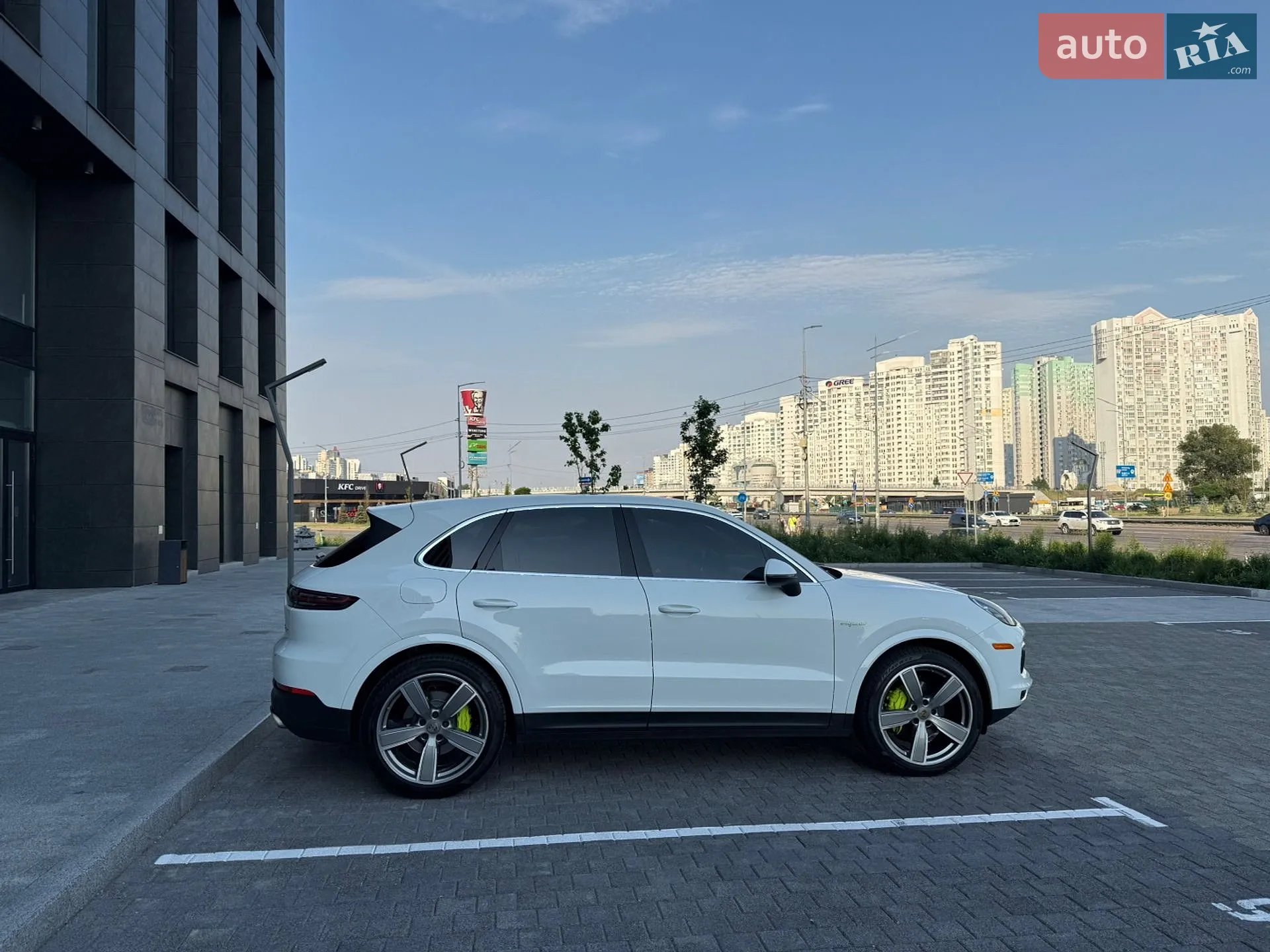 2019 Porsche Cayenne - мініатюра 5