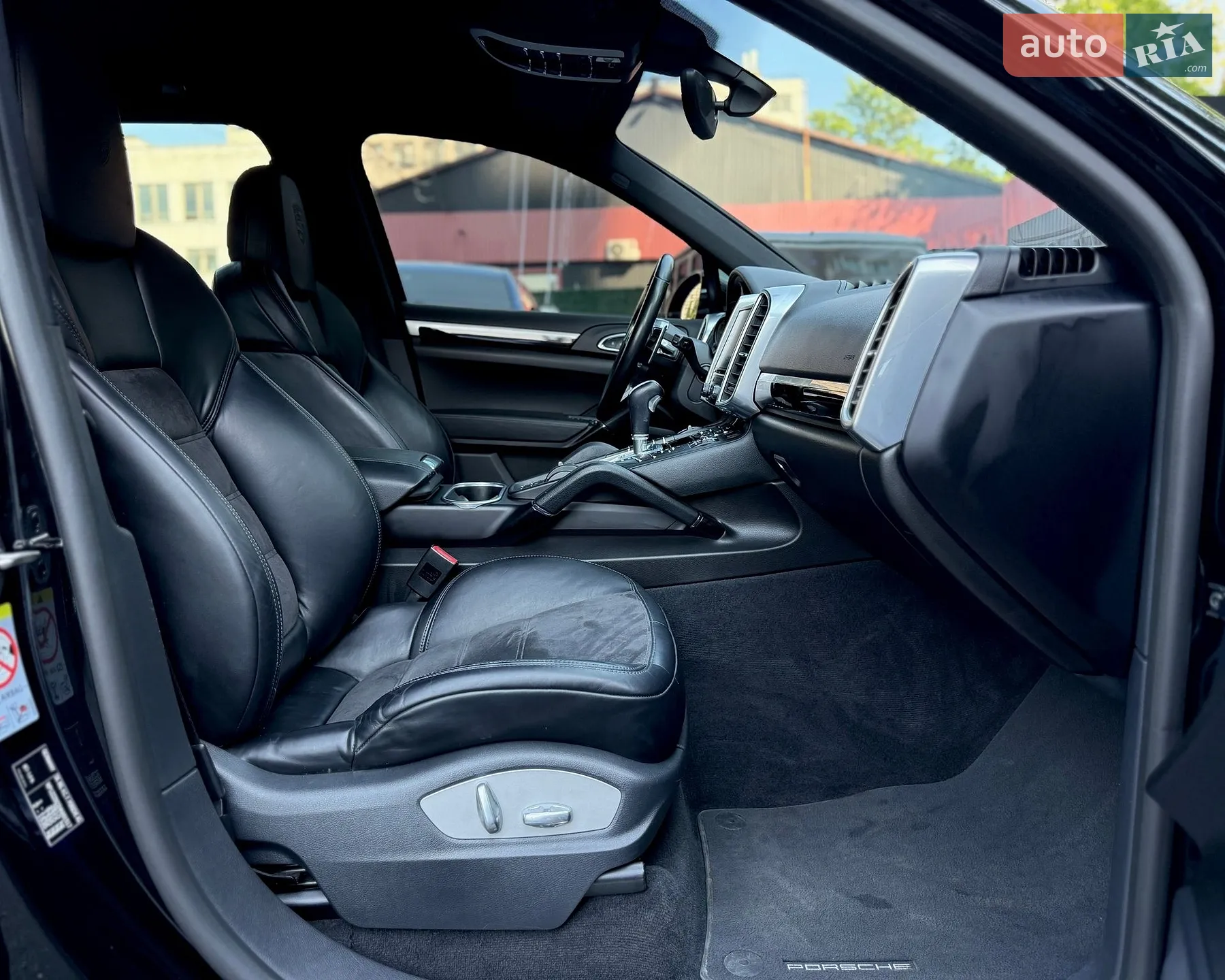 2017 Porsche Cayenne - мініатюра 17