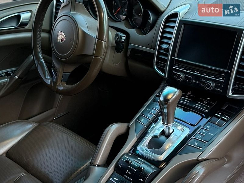 Внедорожник / Кроссовер Porsche Cayenne 2010 в Тернополе
