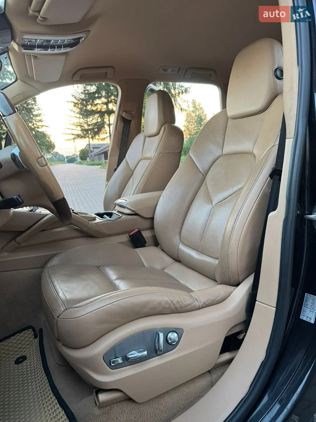 2011 Porsche Cayenne - мініатюра 32