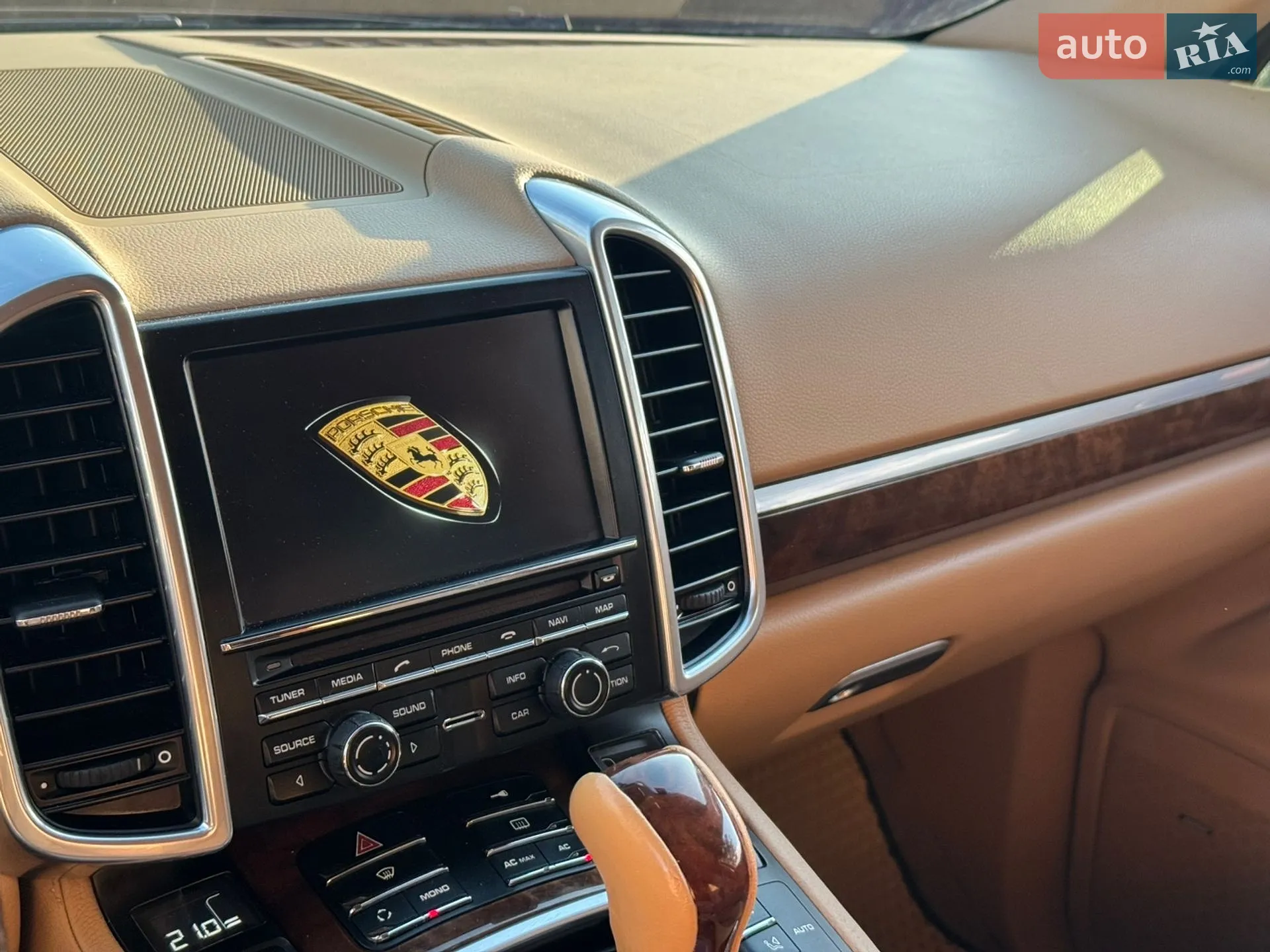2011 Porsche Cayenne - мініатюра 36