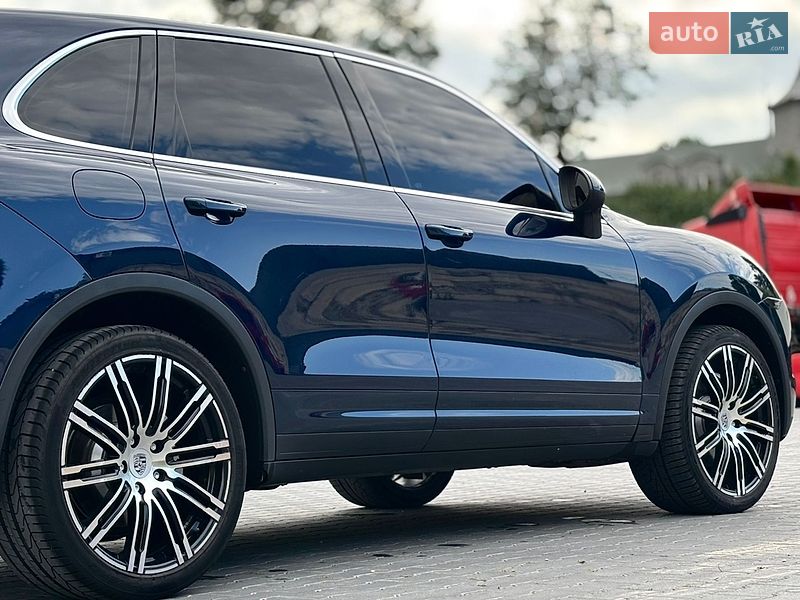 Внедорожник / Кроссовер Porsche Cayenne 2011 в Тернополе