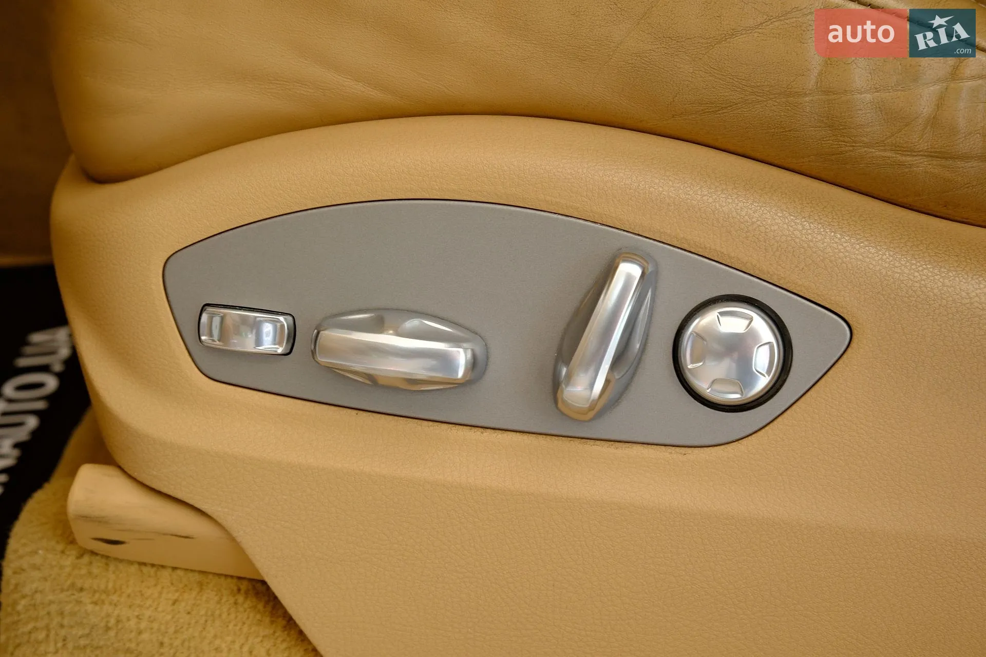 2011 Porsche Cayenne - мініатюра 22