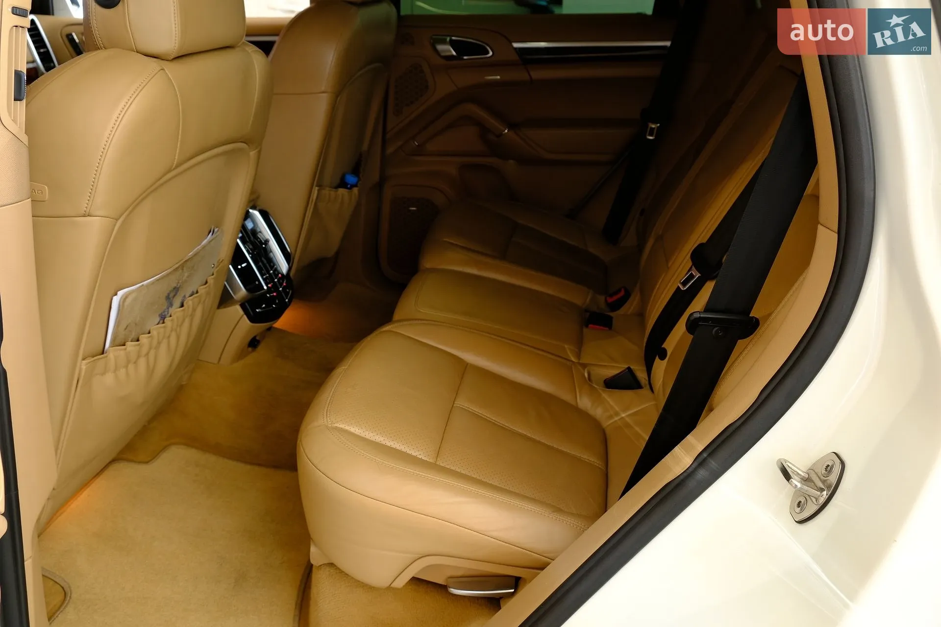 2011 Porsche Cayenne - мініатюра 25