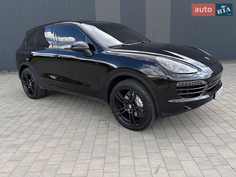Внедорожник / Кроссовер Porsche Cayenne 2013 в Хмельницком