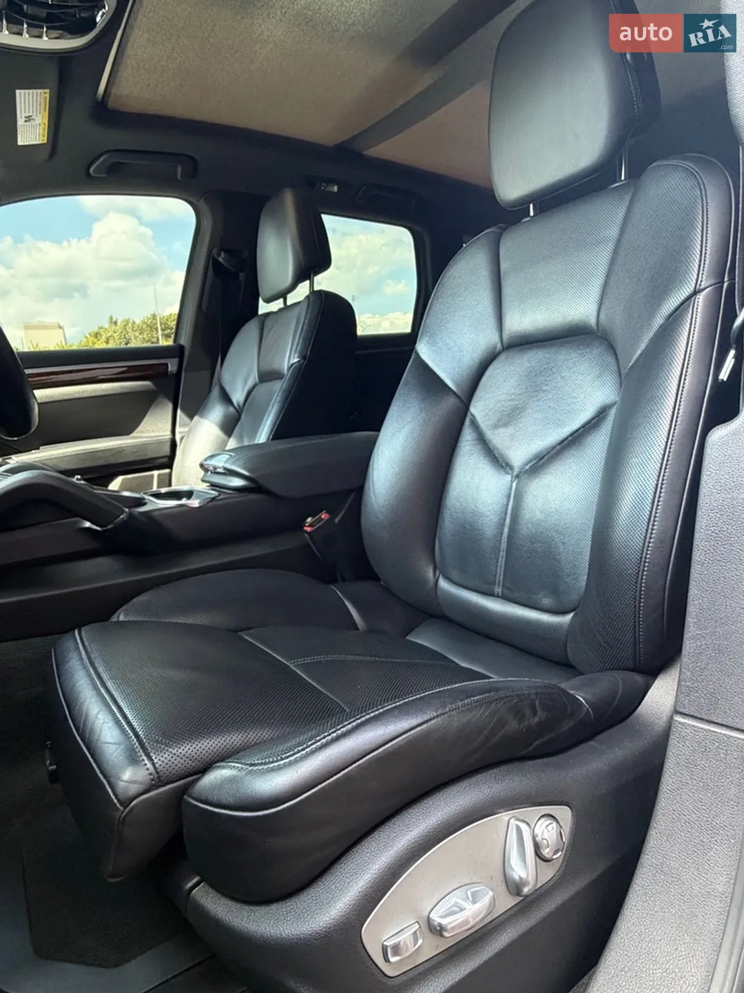Porsche Cayenne 2013 VIN WP1AF2A25ELA33093 фото оголошення 79 з 104