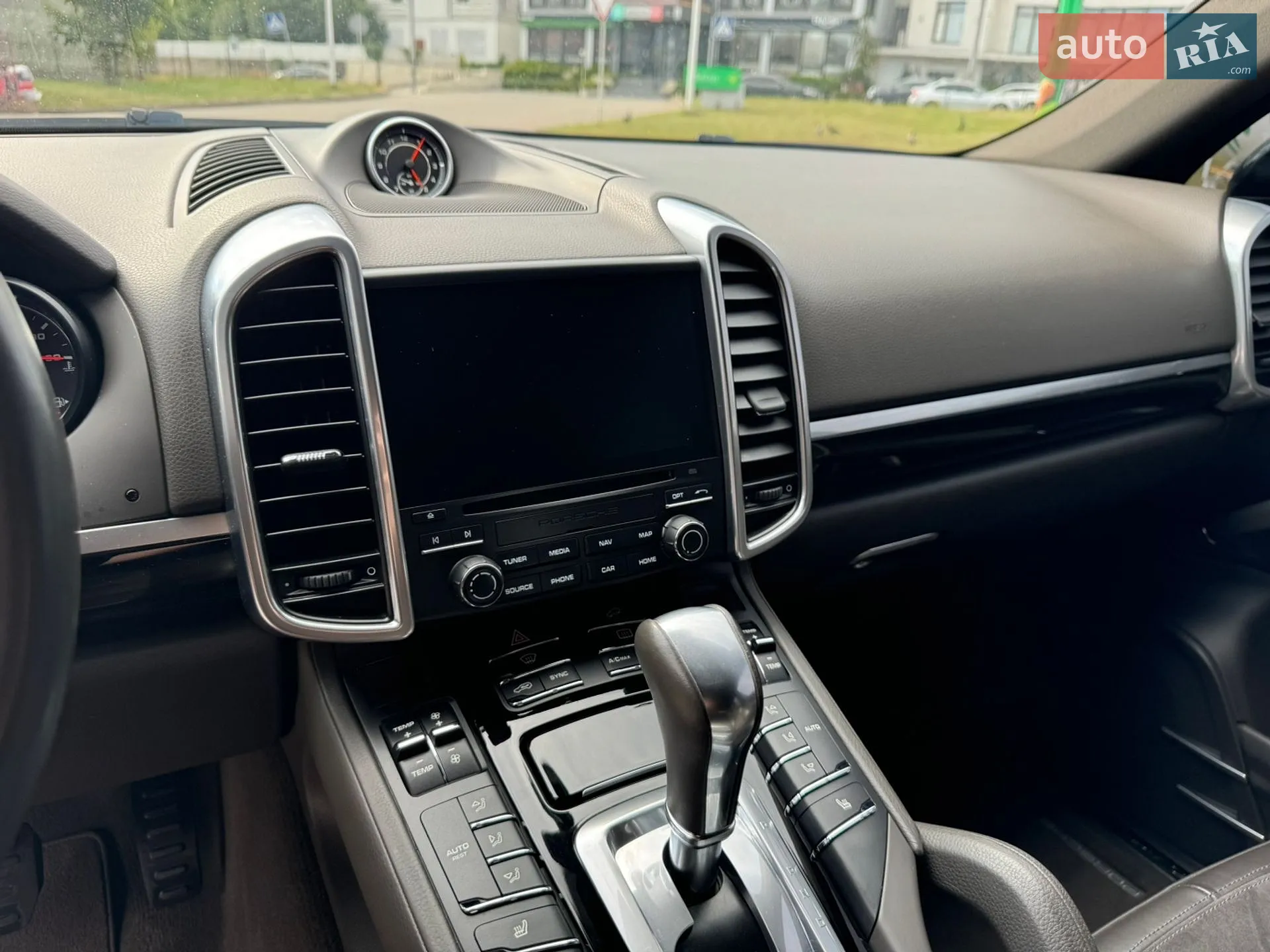 2016 Porsche Cayenne - мініатюра 21