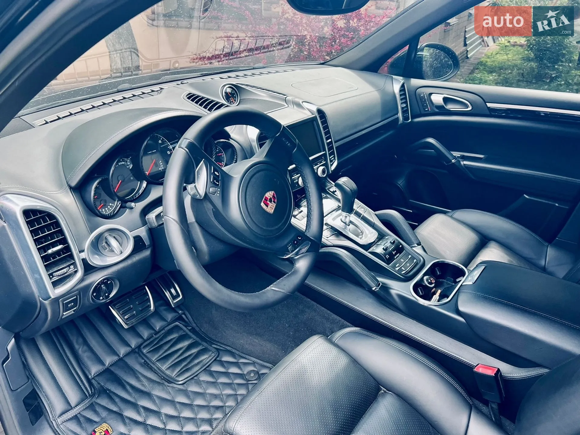 2011 Porsche Cayenne - мініатюра 4