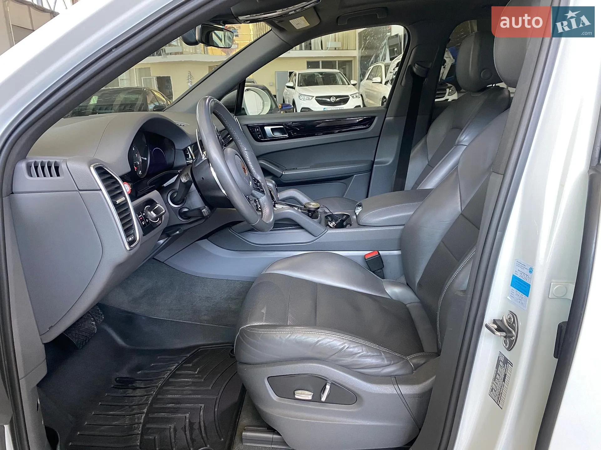 2019 Porsche Cayenne - мініатюра 18