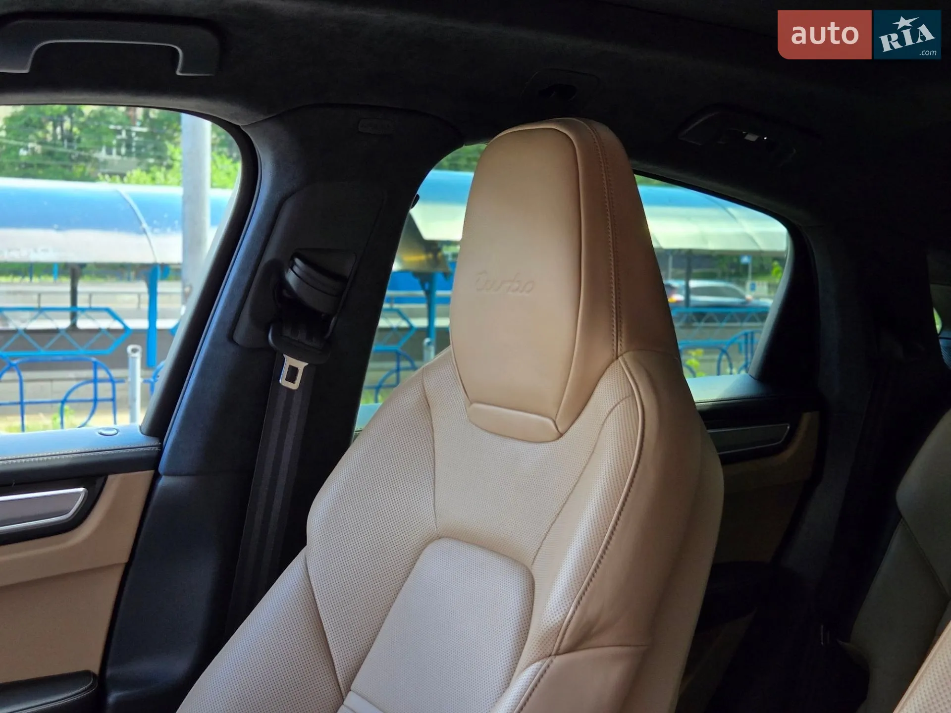 2021 Porsche Cayenne - мініатюра 26