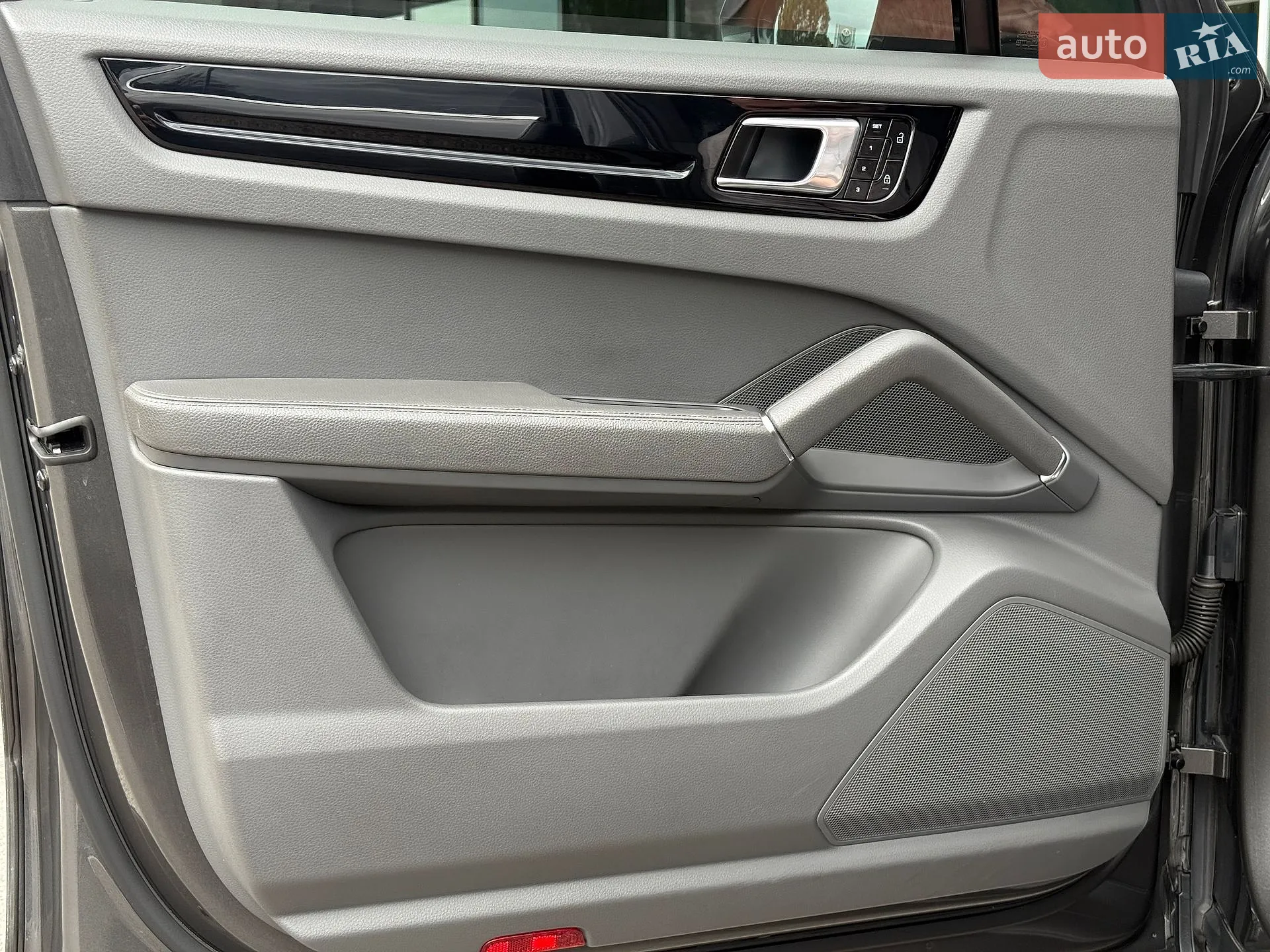 2019 Porsche Cayenne - мініатюра 12