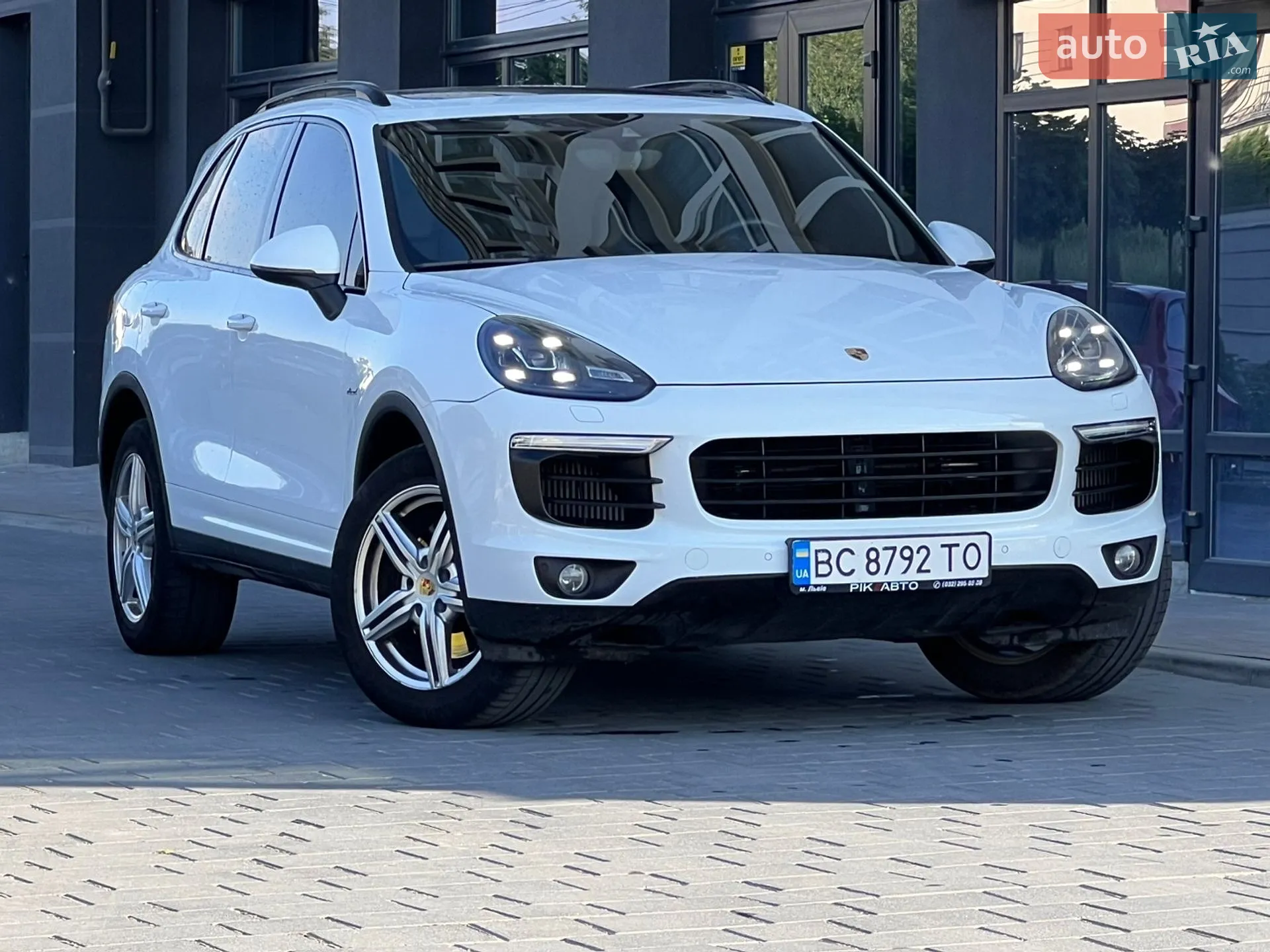 2016 Porsche Cayenne - мініатюра 21