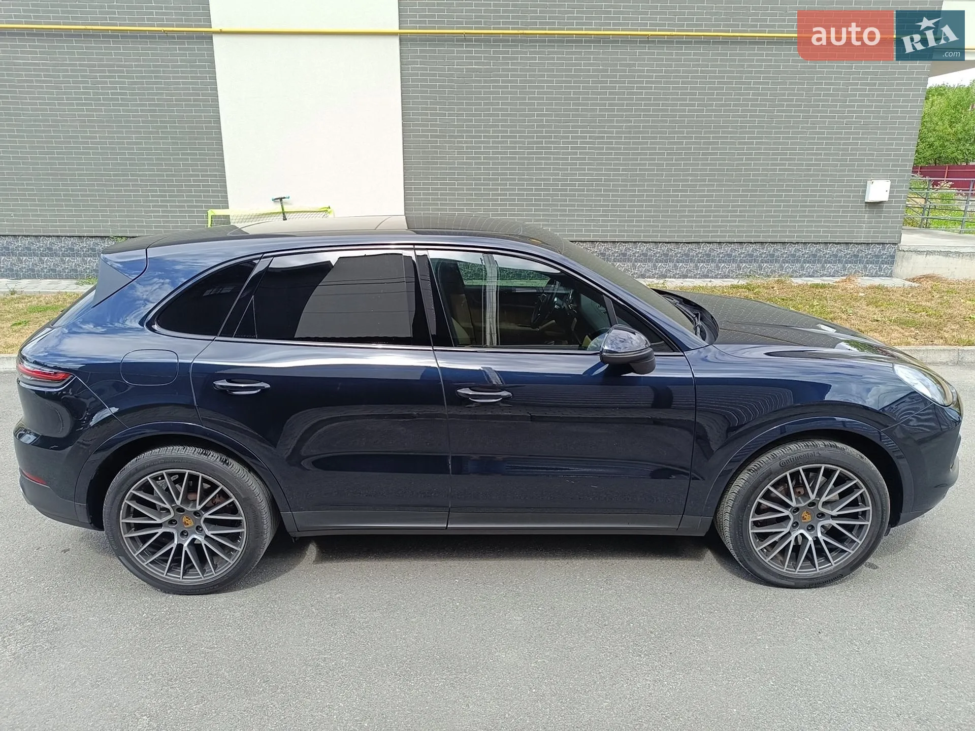 2021 Porsche Cayenne - мініатюра 2