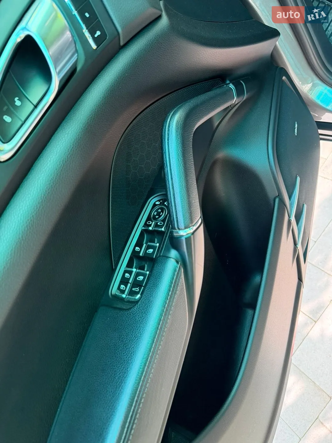 2016 Porsche Cayenne - мініатюра 3