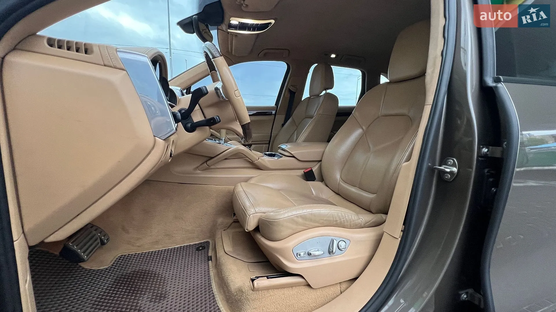 2011 Porsche Cayenne - мініатюра 22