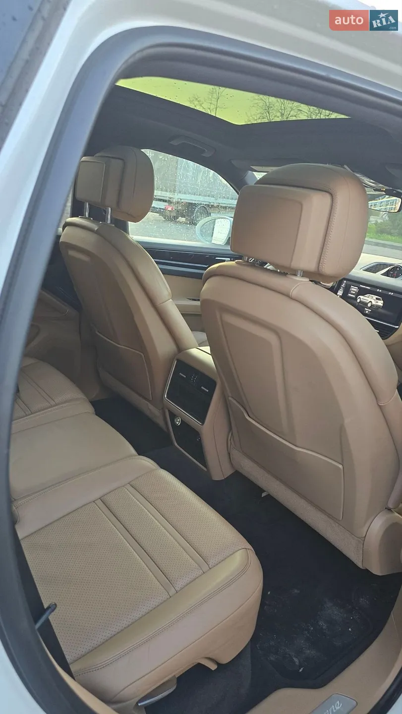 2019 Porsche Cayenne - мініатюра 23