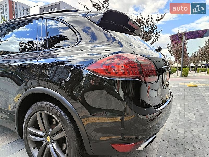 Позашляховик / Кросовер Porsche Cayenne 2012 в Києві