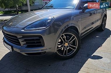 Внедорожник / Кроссовер Porsche Cayenne 2019 в Хмельницком