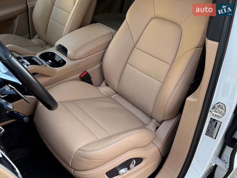 Внедорожник / Кроссовер Porsche Cayenne 2019 в Харькове