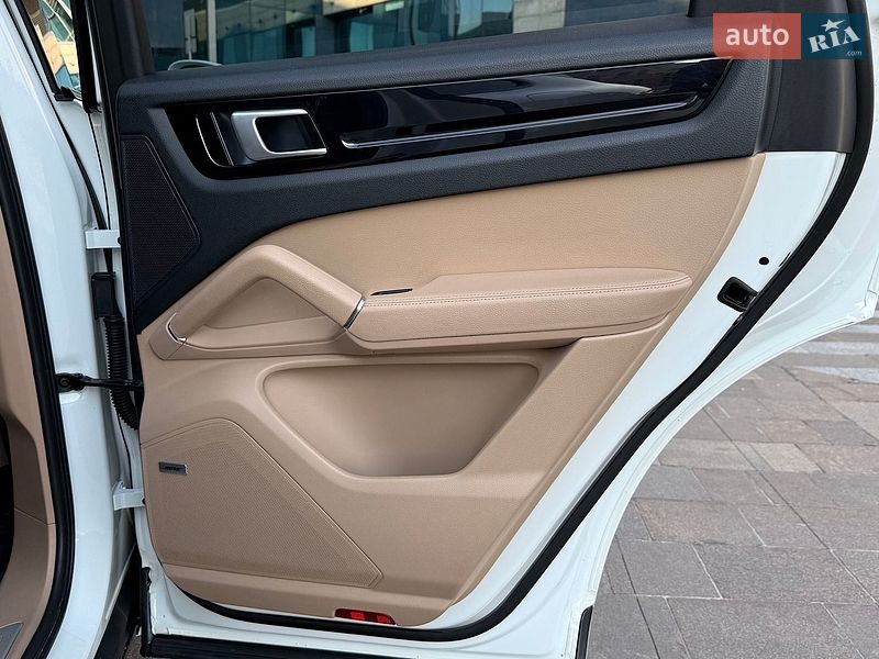Внедорожник / Кроссовер Porsche Cayenne 2019 в Харькове