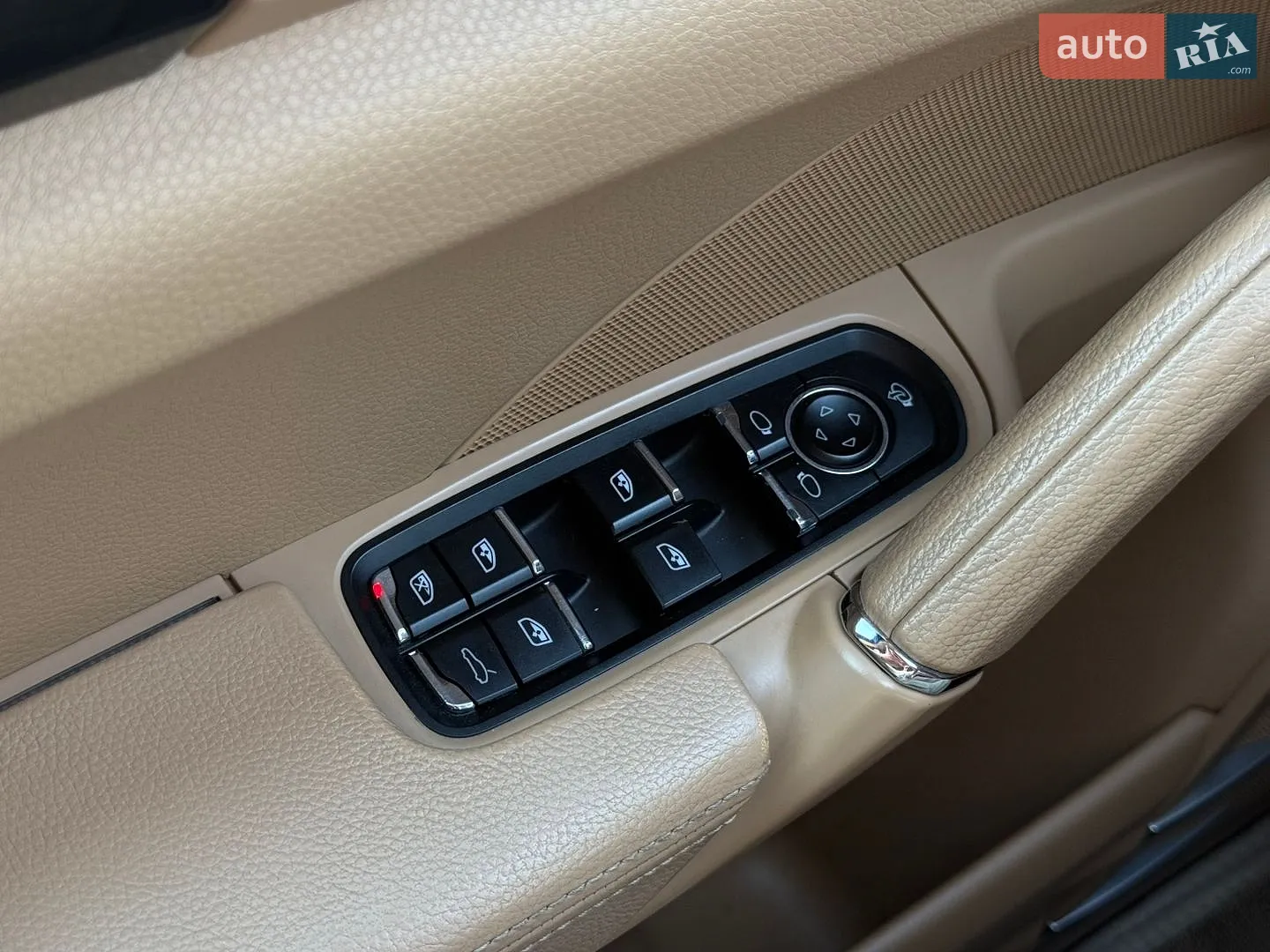2013 Porsche Cayenne - мініатюра 33
