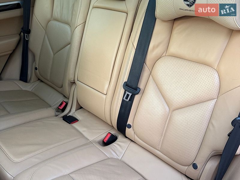 Позашляховик / Кросовер Porsche Cayenne 2013 в Києві