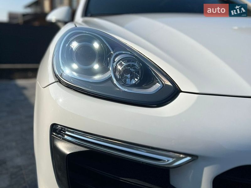 Внедорожник / Кроссовер Porsche Cayenne 2017 в Коломые