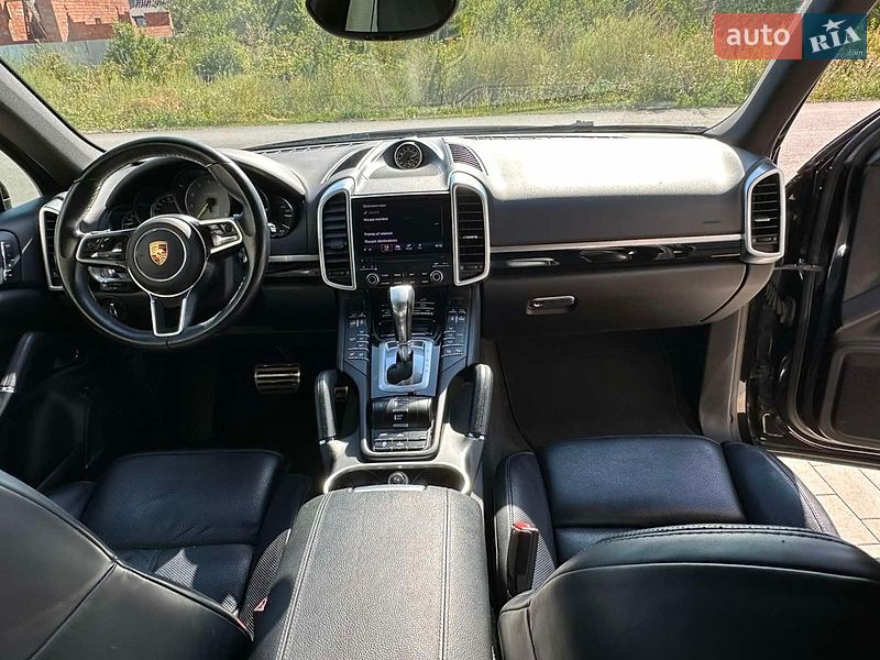 Внедорожник / Кроссовер Porsche Cayenne 2017 в Ужгороде фото 16 Внедорожник / Кроссовер Porsche Cayenne 2017 в Ужгороде