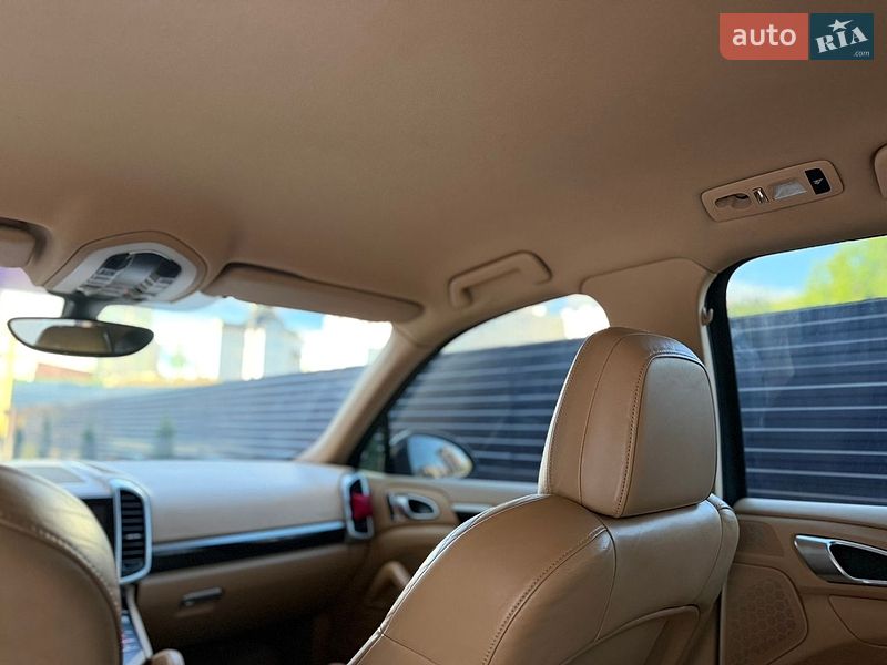Внедорожник / Кроссовер Porsche Cayenne 2012 в Хмельницком