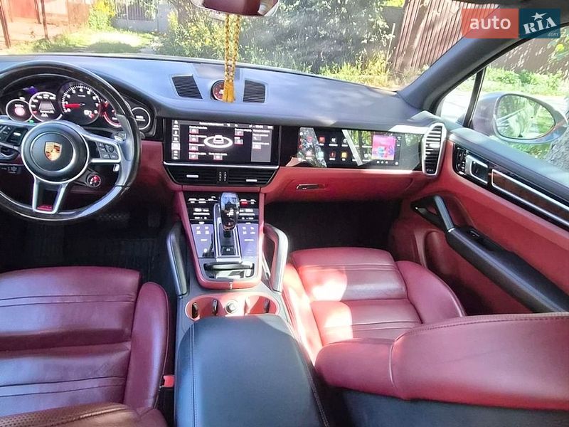 Внедорожник / Кроссовер Porsche Cayenne 2019 в Киеве