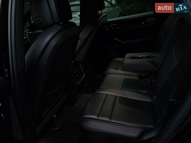 Позашляховик / Кросовер Porsche Cayenne 2019 в Одесі
