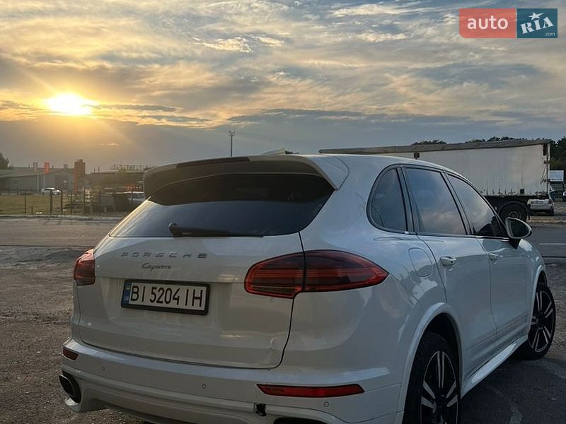 Позашляховик / Кросовер Porsche Cayenne 2014 в Полтаві