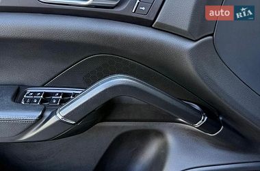Позашляховик / Кросовер Porsche Cayenne 2017 в Луцьку