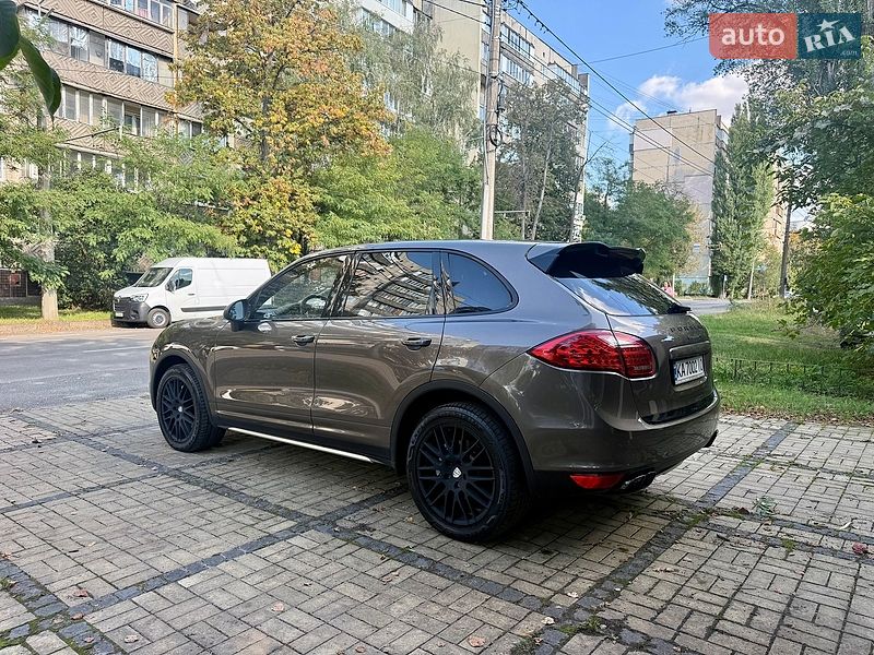 Внедорожник / Кроссовер Porsche Cayenne 2013 в Киеве