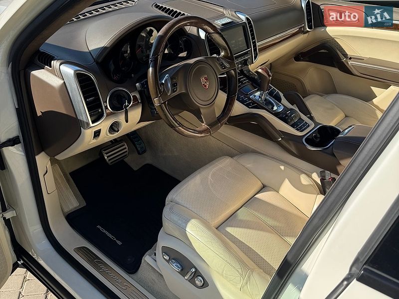Внедорожник / Кроссовер Porsche Cayenne 2011 в Одессе