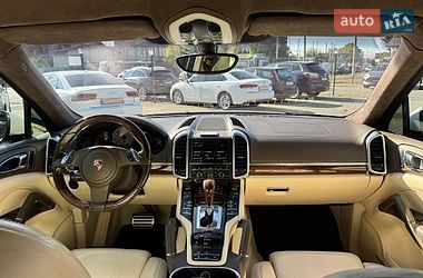 Внедорожник / Кроссовер Porsche Cayenne 2011 в Одессе