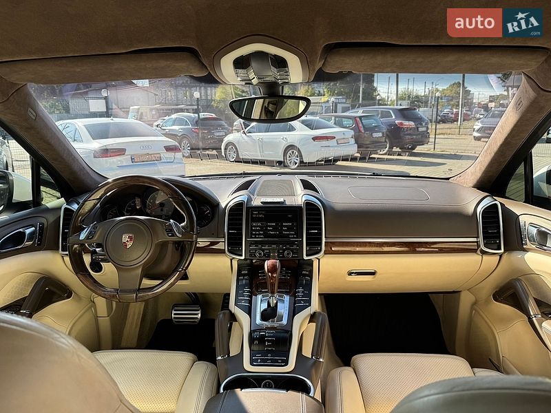 Внедорожник / Кроссовер Porsche Cayenne 2011 в Одессе