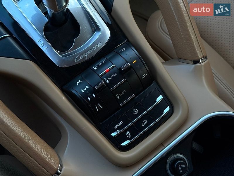 Внедорожник / Кроссовер Porsche Cayenne 2012 в Тернополе